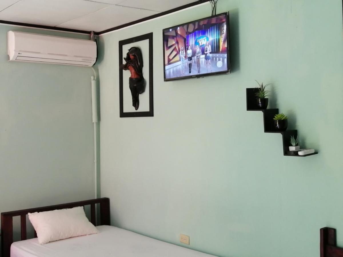 Red Frog Hotel La Fortuna Exterior photo