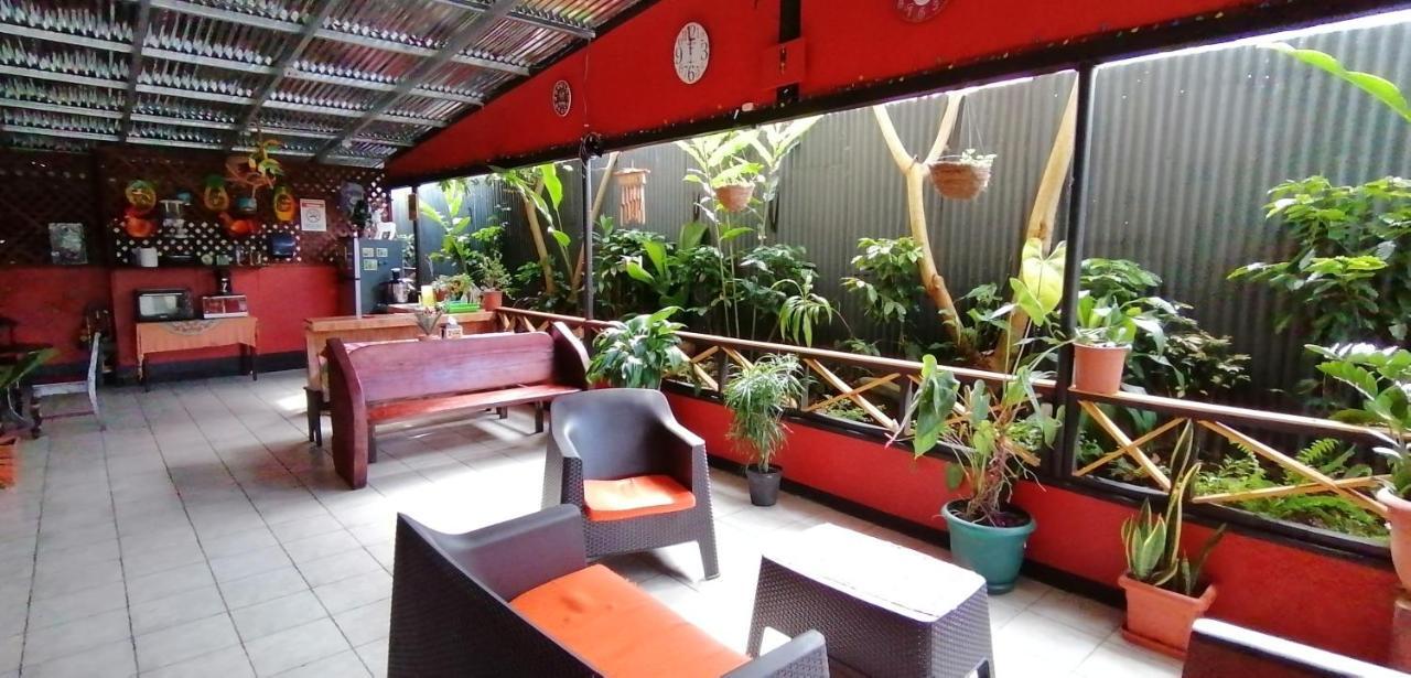 Red Frog Hotel La Fortuna Exterior photo